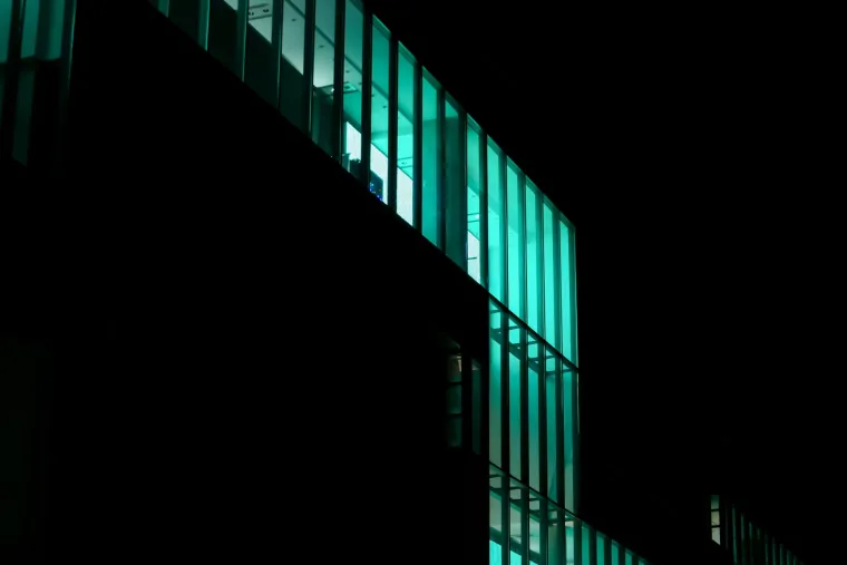 Zagreb: Muzej suvremene umjetnosti osvjetljen zeleno