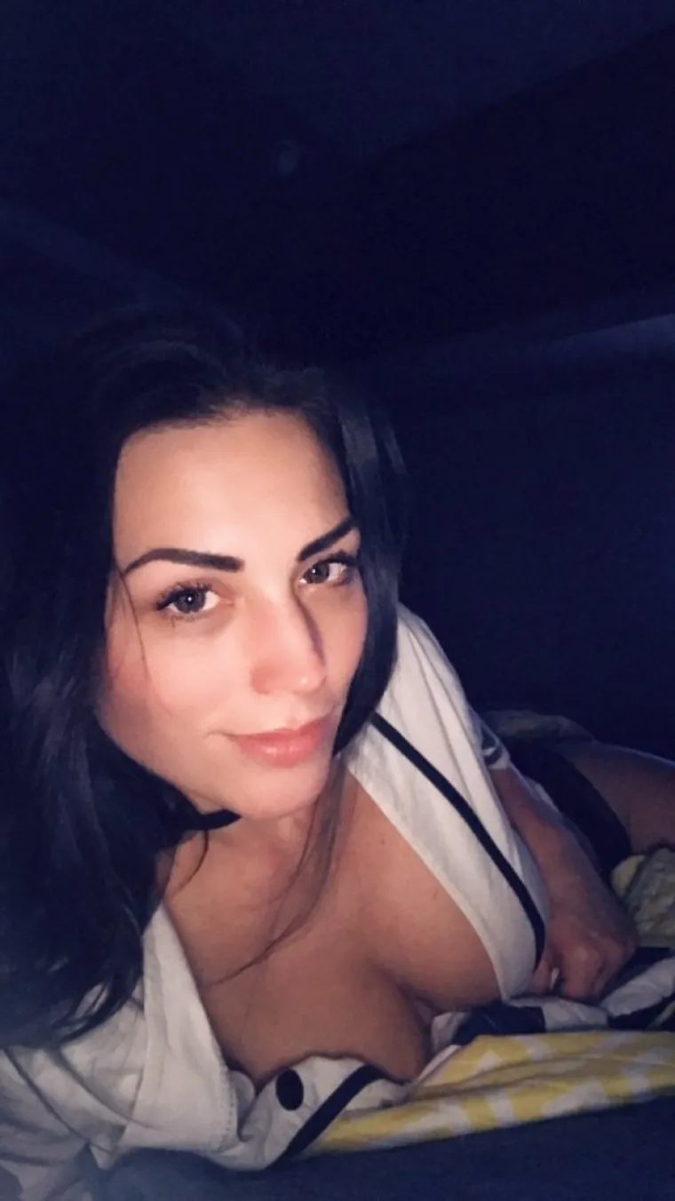 SAMO &Scaron;TO NISU IZLETILE: Grudi su im u dekolteu taman koliko i Britanija u EU