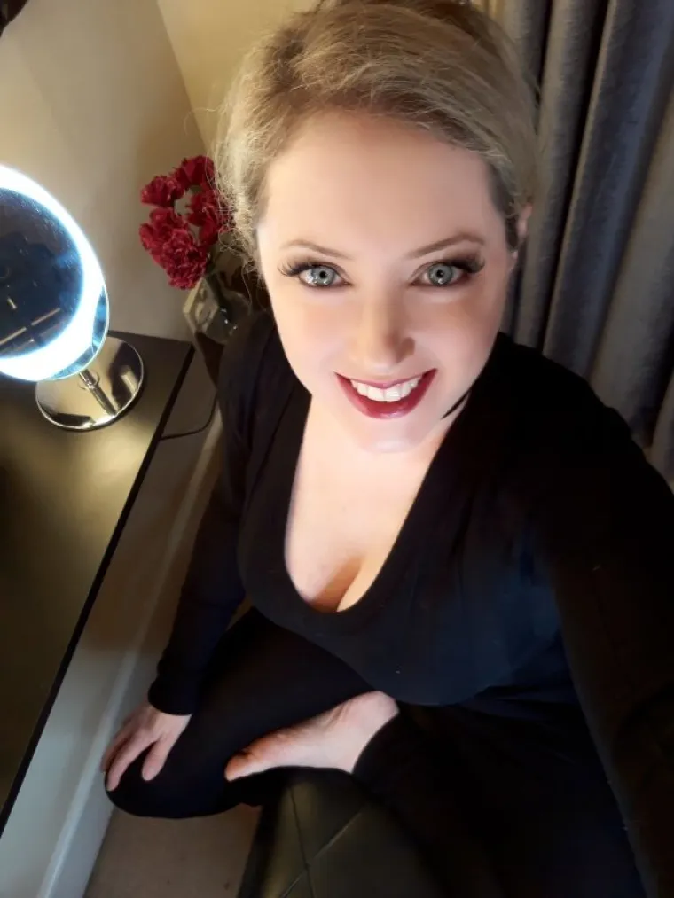 SAMO &Scaron;TO NISU IZLETILE: Grudi su im u dekolteu taman koliko i Britanija u EU