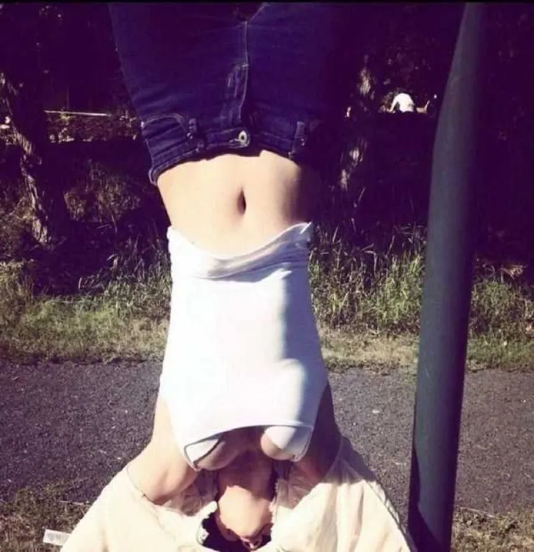 SAMO &Scaron;TO NISU IZLETILE: Grudi su im u dekolteu taman koliko i Britanija u EU