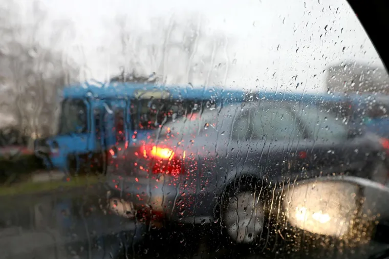 Gdje je nestalo proljeće? Ki&scaron;a i zahlađenje dočekali Zagrepčane na početku radnog tjedna