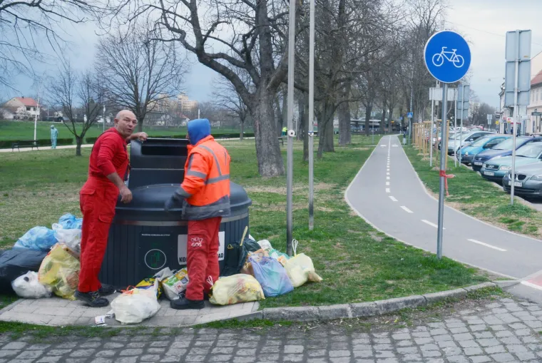 U Sisku muku muče sa smećem: Neodgovorni građani nepažljivo odlažu otpad u podzemni spremnik