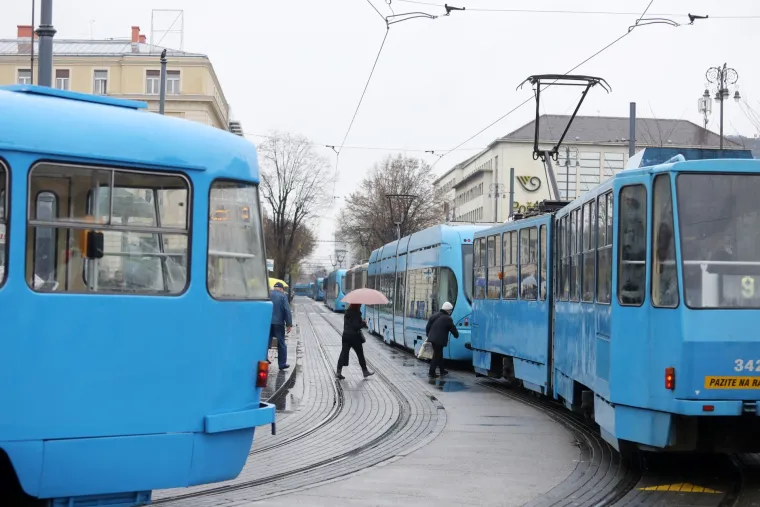 Zastoj tramvaja na Glavnom kolodvoru