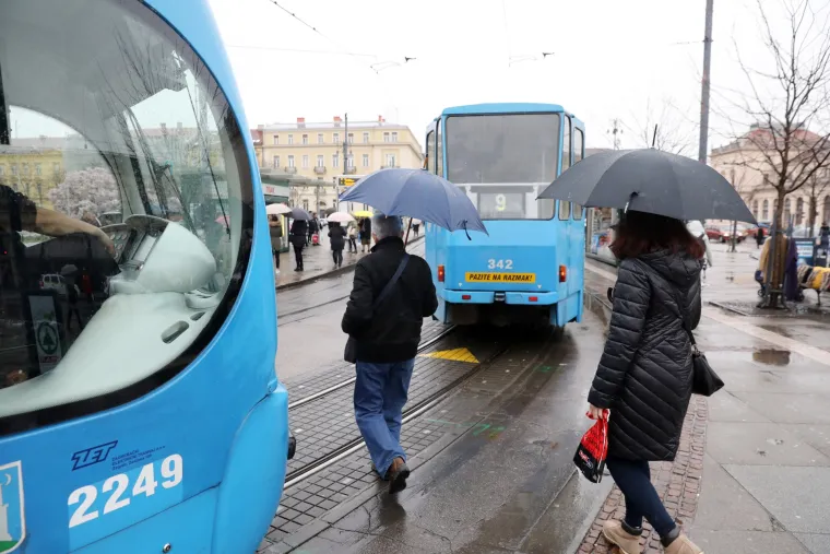 Zastoj tramvaja na Glavnom kolodvoru