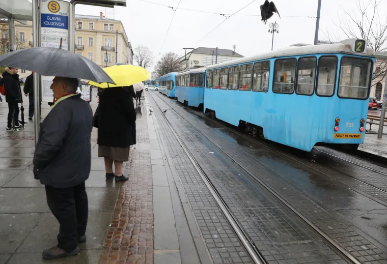 Zastoj tramvaja na Glavnom kolodvoru