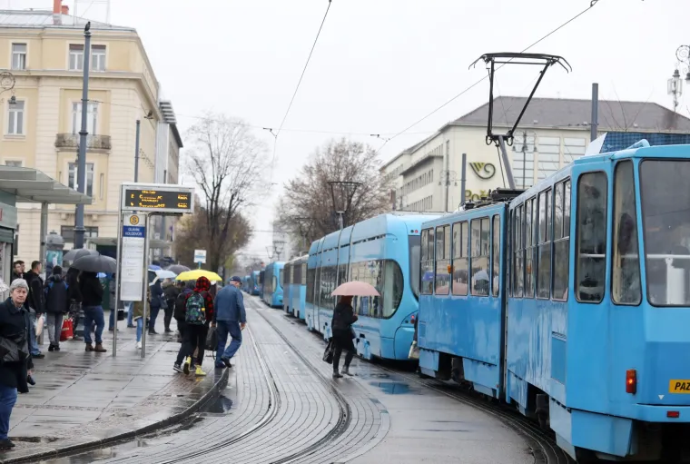 Zastoj tramvaja na Glavnom kolodvoru