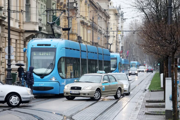 Zastoj tramvaja na Glavnom kolodvoru