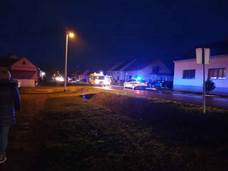 U prometnoj nesreći kod Nove Gradi&scaron;ke te&scaron;ko ozlijeđena trudna djevojka