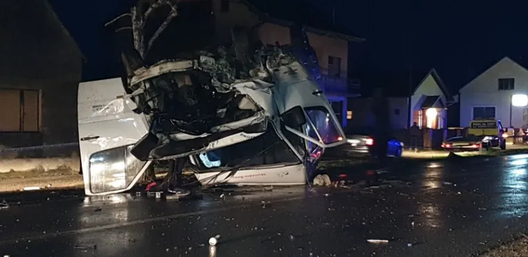 U prometnoj nesreći kod Nove Gradi&scaron;ke te&scaron;ko ozlijeđena trudna djevojka