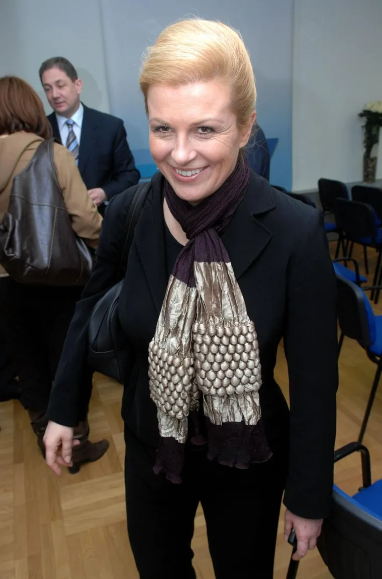 Kolinda Grabar-Kitarović 2008. na potpisivanju koalicijskog sporazuma HDZ, HSS i HSLS-a u Zagrebu.