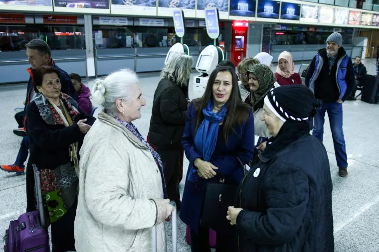 Majke Srebrenice otputovale u Haag: 'Nadamo se da će Karadžić do kraja života ostati u zatvoru'