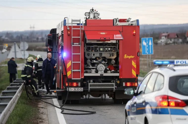 Zapalio se ZET-ov autobus kod Velike Gorice