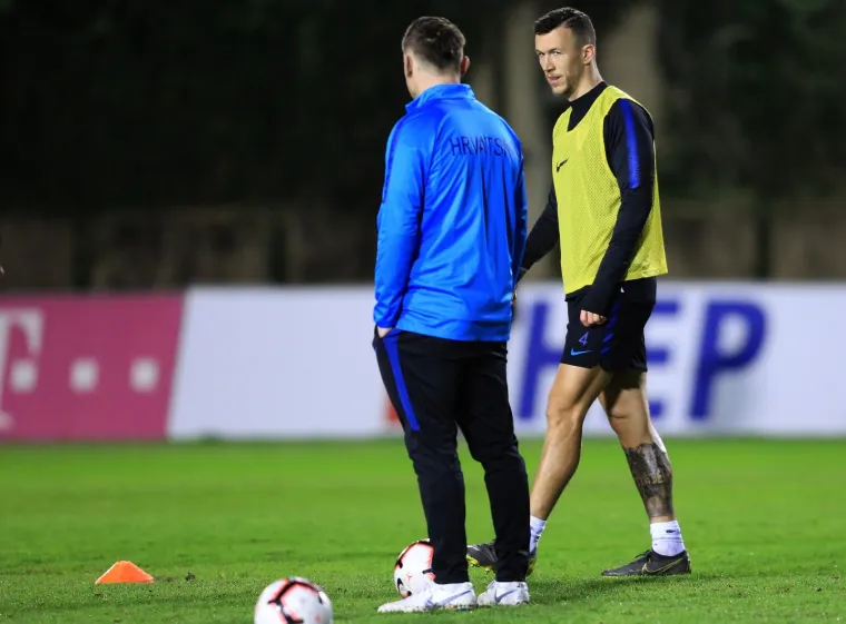 Hrvatska nogometna reprezentacija u utorak je na Hitrec - Kacijanu odradila svoj drugi trening uoči početka kvalifikacija za Euro 2020. protiv Azerbajdžana na Maksimiru.