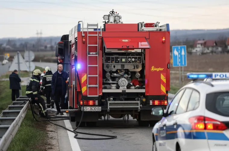 Kod Velike Gorice planuo i izgorio ZET-ov autobus