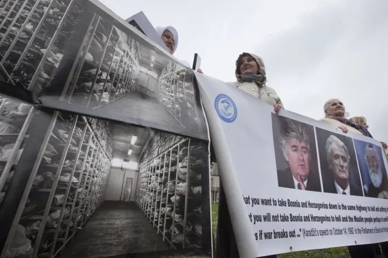 Žalbeno vijeće u presudi Radovanu Karadžiću: 'Znao je za ubojstva nakon pada Srebrenice'