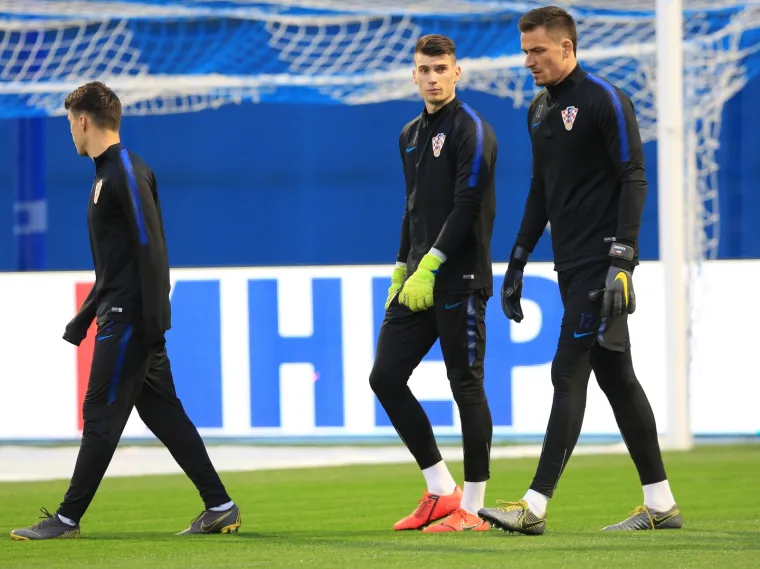 TRENING HRVATSKE U DOBROM RASPOLOŽENJU: Osmjesi na licima jasno ukazuju da nema straha za utakmicu protiv Azerbajdžana