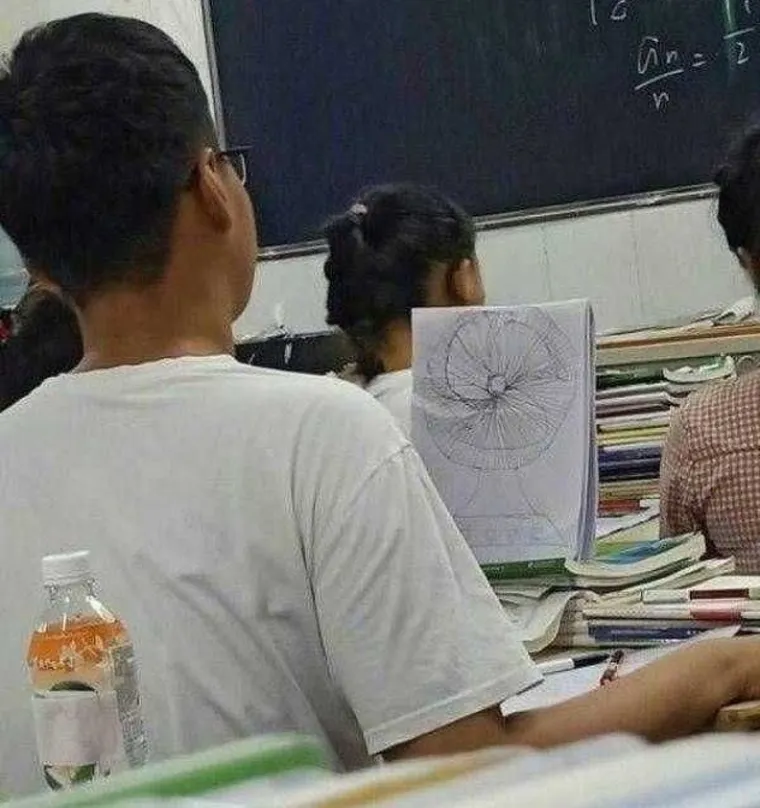 OPIČENI STUDENTI I NJIHOVE LUDE IDEJE: I onda kažu da je studentski život težak... Profesori, preskočite ovu galeriju!