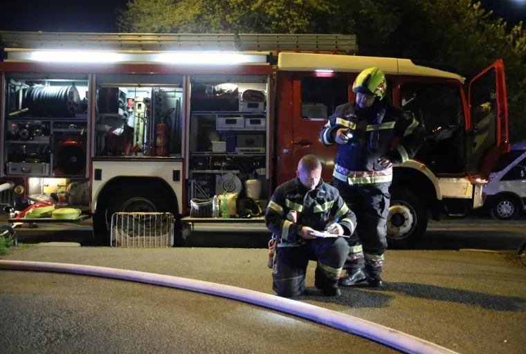 Planuo stan u neboderu na Srednjacima: Buktinju gasila čak 24 vatrogasca