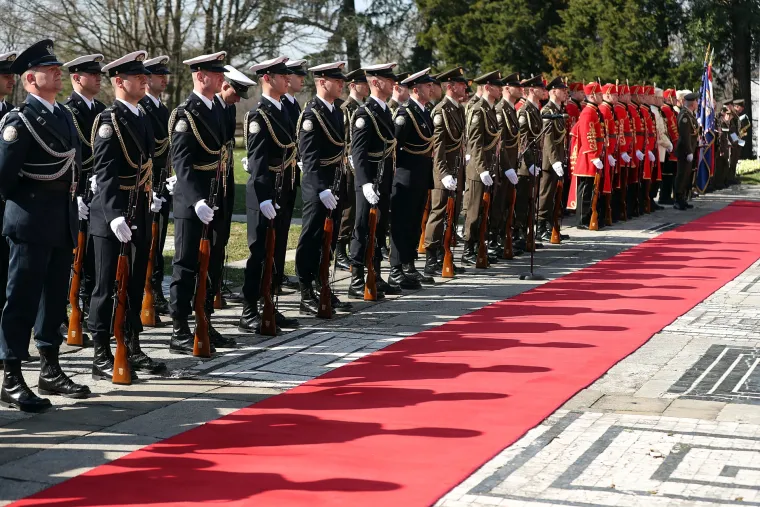 Njemački predsjednik Frank-Walter Steinmeier stigao u službeni posjeti Kolindi Grabar Kitarović