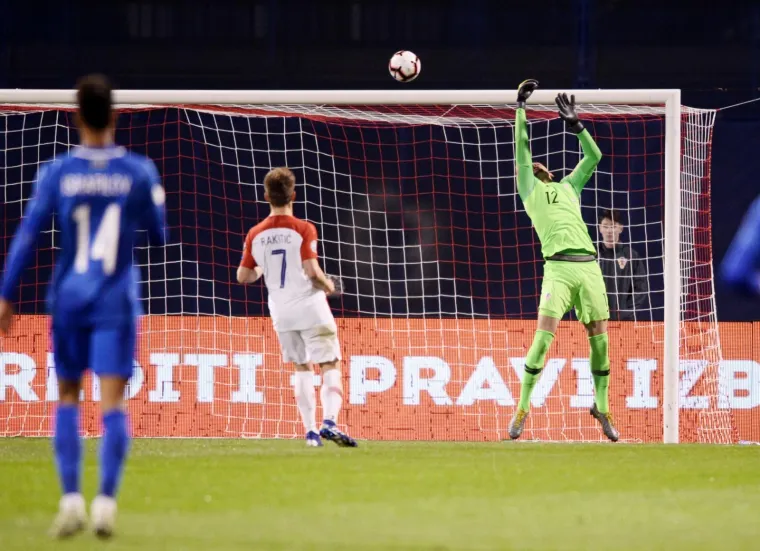 VRSALJKO NA &Scaron;TAKAMA PODRŽAVA VATRENE: Doživite djelić paklene atmosfere na Maksimiru