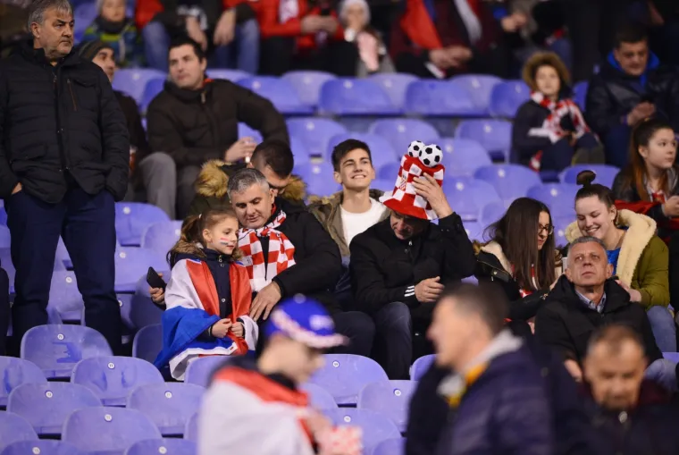MAKSIMIR GORI: Krcate tribine bodre Vatrene u prvoj kvalifikacijskoj utakmici za Euro 2020.