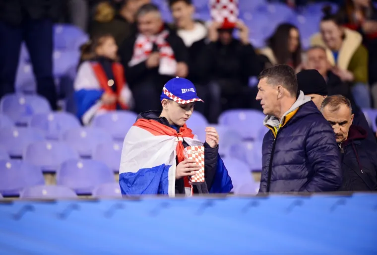 MAKSIMIR GORI: Krcate tribine bodre Vatrene u prvoj kvalifikacijskoj utakmici za Euro 2020.