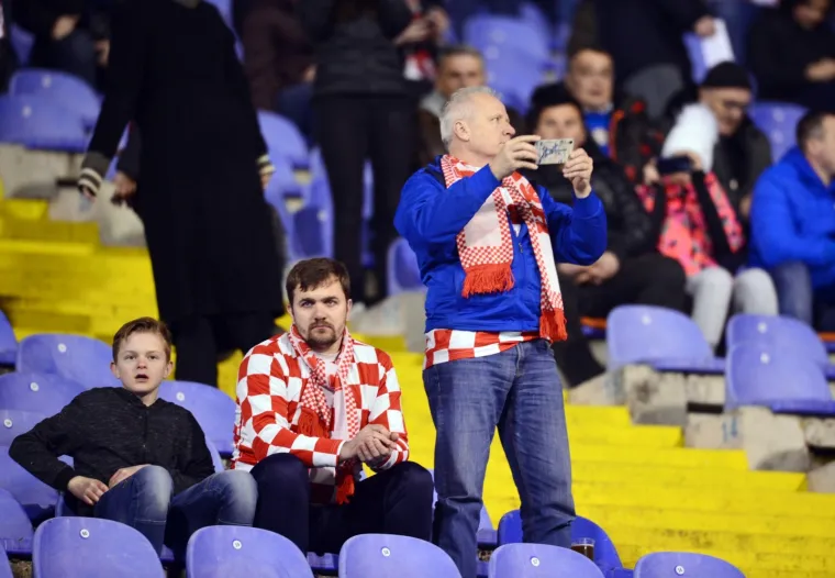 MAKSIMIR GORI: Krcate tribine bodre Vatrene u prvoj kvalifikacijskoj utakmici za Euro 2020.