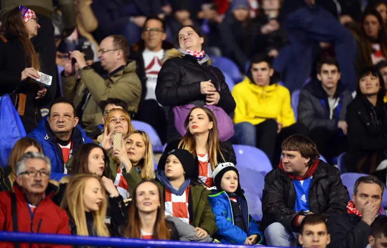 MAKSIMIR GORI: Krcate tribine bodre Vatrene u prvoj kvalifikacijskoj utakmici za Euro 2020.