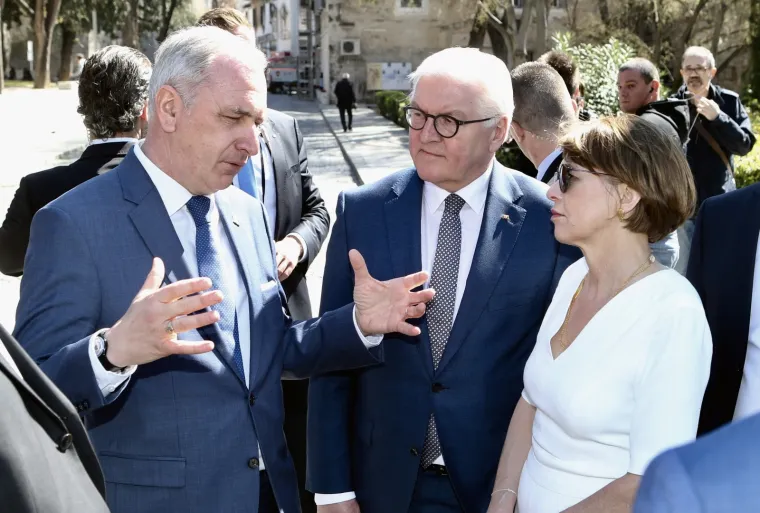 Njemački predsjednik u šetnji Splitom u drustvu supruge Elke Budenbender i gradonačelnika Andre Krstulovica Opare obišao je gradske znamenitosti