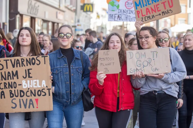 Učenici opet na ulici: 'Klimatske promjene traže na&scaron;e promjene'