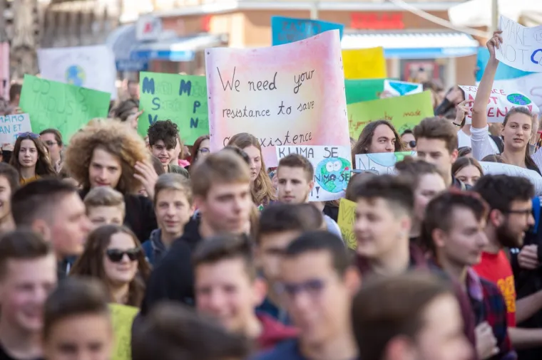 Učenici opet na ulici: 'Klimatske promjene traže na&scaron;e promjene'