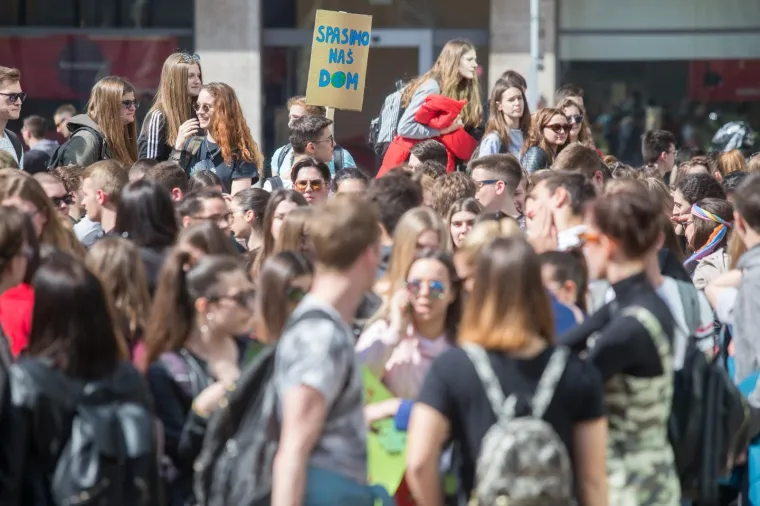 Učenici opet na ulici: 'Klimatske promjene traže na&scaron;e promjene'