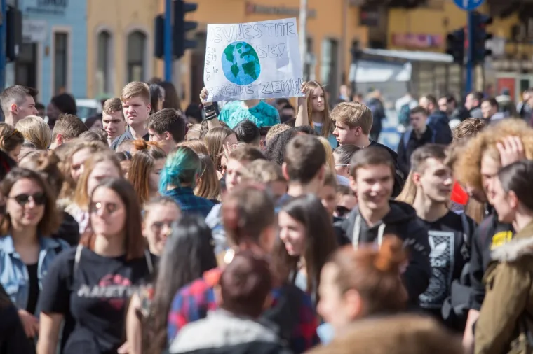 Učenici opet na ulici: 'Klimatske promjene traže na&scaron;e promjene'