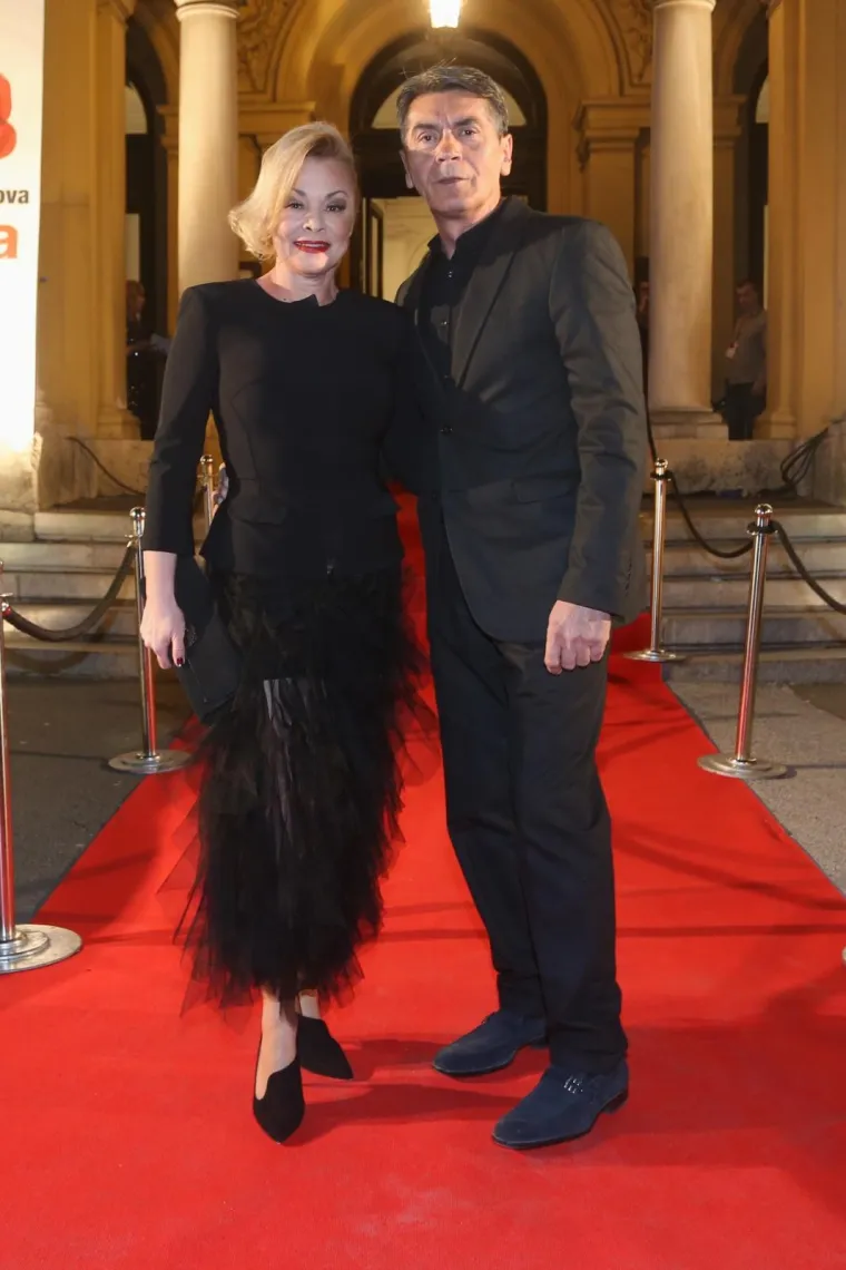 SEKSEPIL I ELEGANCIJA NA CRVENOM TEPIHU: Mehun izbacila nogu, a Rozga i Borna zaslijepile ubojitim dekolteima