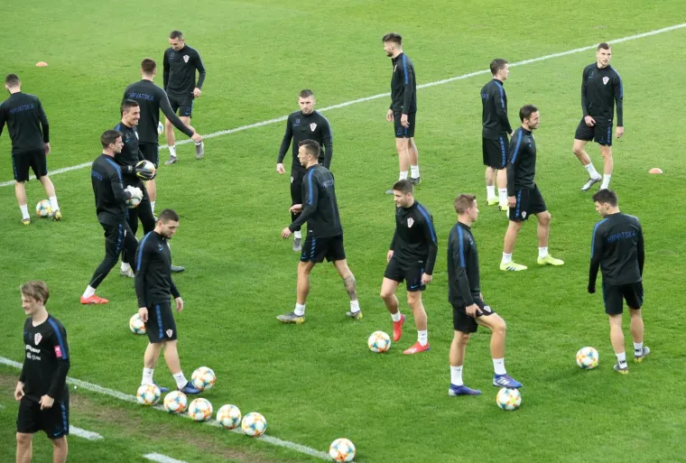 Odrađen trening u Budimpe&scaron;ti: Rebić, Lovren i Brozović se vraćaju u sastav, Jedvaj jo&scaron; pod upitnikom