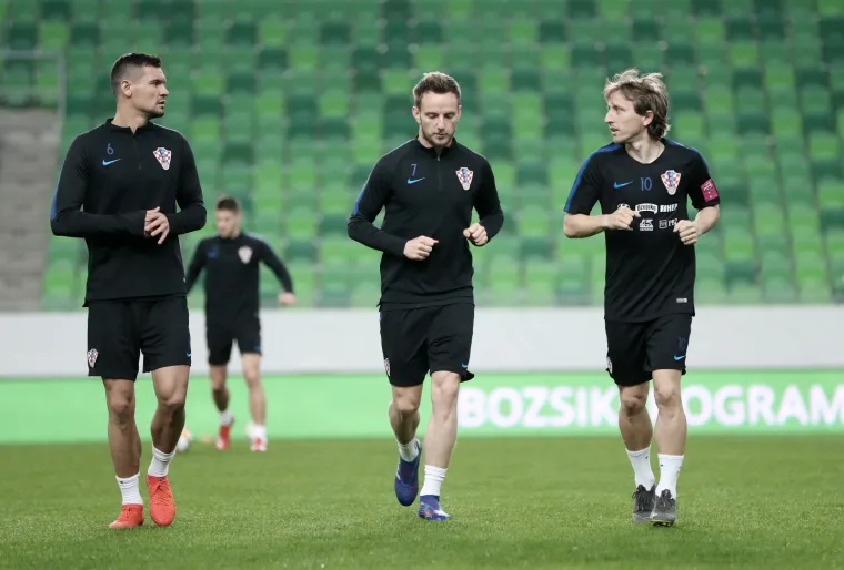 Odrađen trening u Budimpe&scaron;ti: Rebić, Lovren i Brozović se vraćaju u sastav, Jedvaj jo&scaron; pod upitnikom