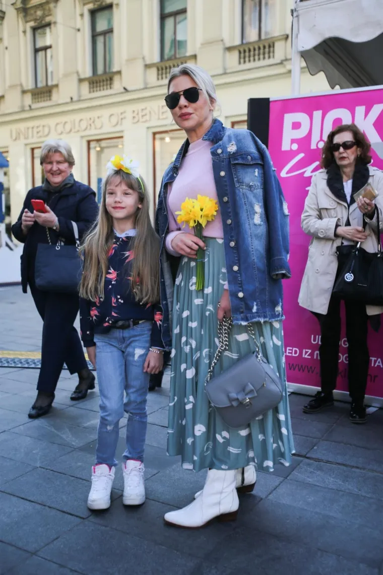 Žutili su se gradovi: obilježen je Međunarodni Dan narcisa kao simbol borbe protiv raka dojke