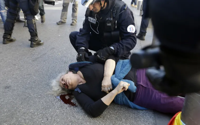 Vojska s dugim cijevima na ulicama Pariza! Na 'žute prsluke' bacali suzavac, uhićeno 170 ljudi