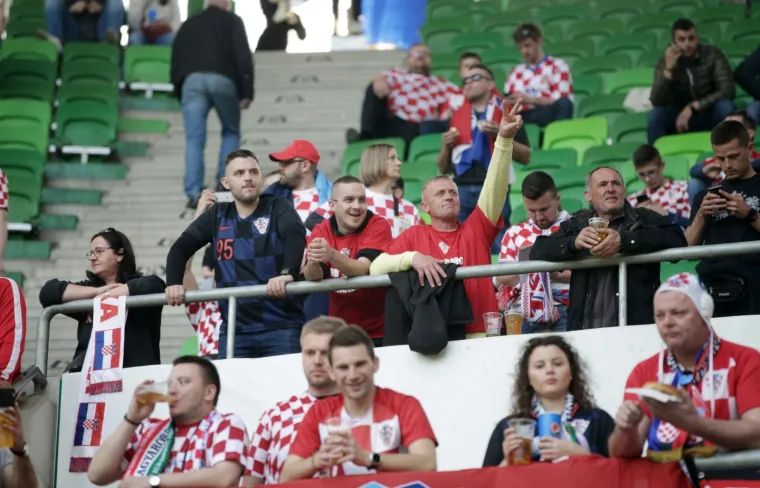 Kockice okupirale Budimpe&scaron;tu: Pogledajte sjajnu atmosferu uoči dvoboja Mađarske i Hrvatske!