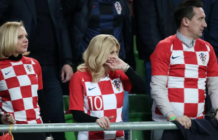 Predsjednica navijala za Vatrene pa poručila: 'Uvijek s vama, uvijek vjerna'