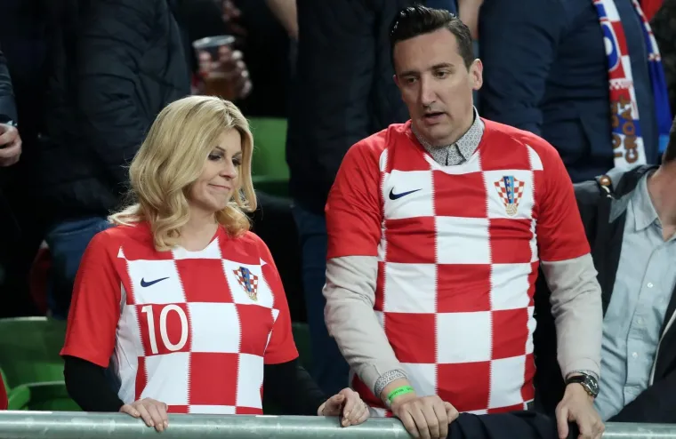 Predsjednica navijala za Vatrene pa poručila: 'Uvijek s vama, uvijek vjerna'