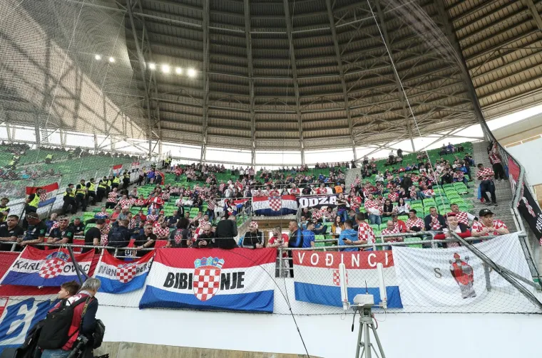 Budimpešta: Navijači spremni za kvalifikacijsku utakmica između Mađarske i Hrvatske 24.03.2019., Budimpesta, Madjarska - Kvalifikacijska utakmica za Europsko nogometno prvenstvo 2020. skupine E na stadionu Groupama Arena izmedju  Madjarske i Hrvatske. Photo: Sanjin Strukic/PIXSELL