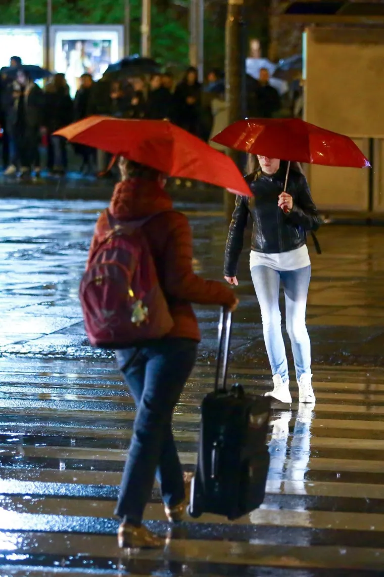 Zagrepčane dočekala najavljena ki&scaron;a i zahlađenje