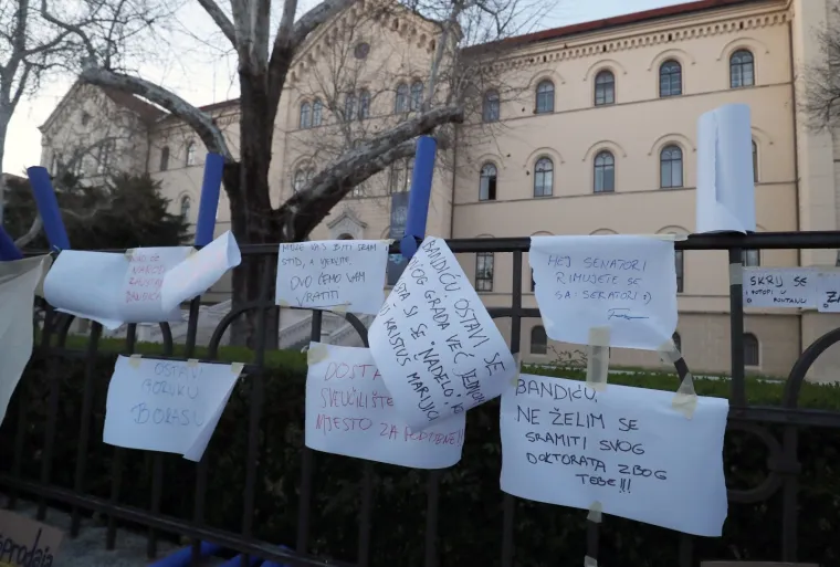 Stotine ljudi prosvjedovalo protiv dodjele doktorata Bandiću: Evo što su mu poručili