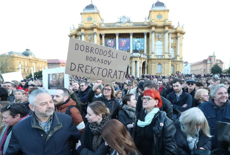 Stotine ljudi prosvjedovalo protiv dodjele doktorata Bandiću: Evo &scaron;to su mu poručili