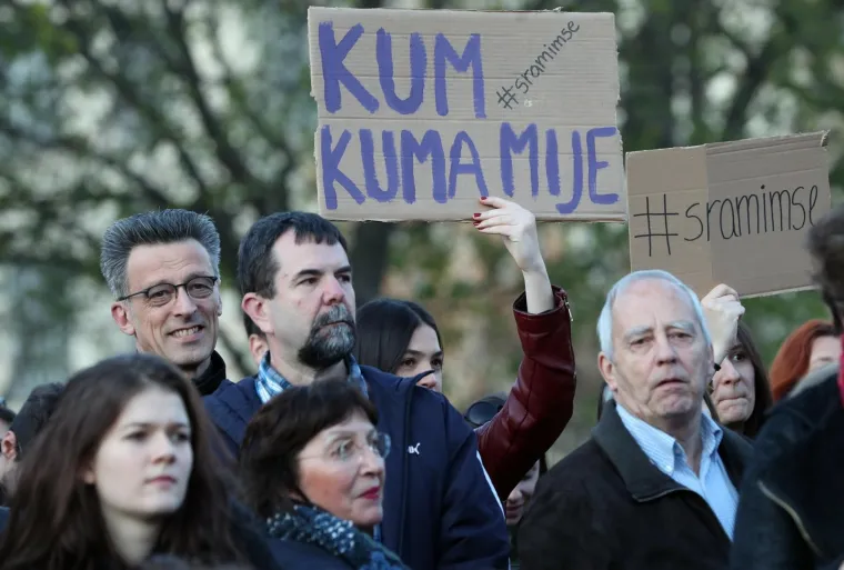 Stotine ljudi prosvjedovalo protiv dodjele doktorata Bandiću: Evo &scaron;to su mu poručili