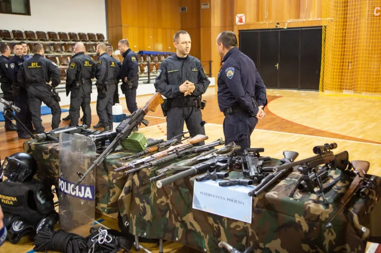 Razmi&scaron;ljate o policijskom zvanju? Evo kako izgleda regrutiranje u njihove redove!