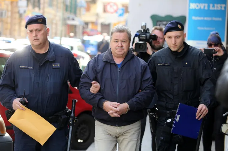 Rijeka - Policija dovodi uhićene u akciji Uljanik na ispitivanje u prostorije Županijsokg državnog odvjetništva. Silvano Kranjc.