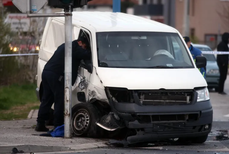 Jedna osoba poginula u sudaru nekoliko vozila kod naselja Velika Mlaka 27.03.2019., Zagreb - Policijski očevid prometne nesreće nekoliko vozila na raskrižju Zagrebačke ceste i ulaska u naselje Velika Mlaka gdje je jedna osoba poginula. Photo: Igor Soban/PIXSELL