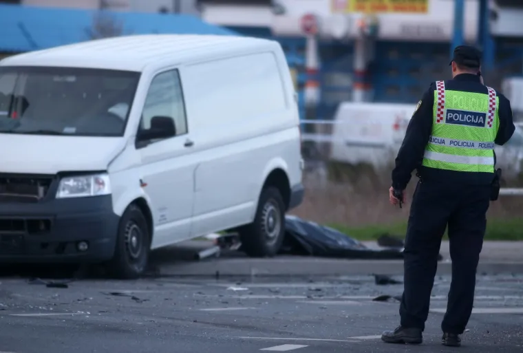 SUDAR NEKOLIKO VOZILA KOD VELIKE MLAKE: Jedna osoba poginula